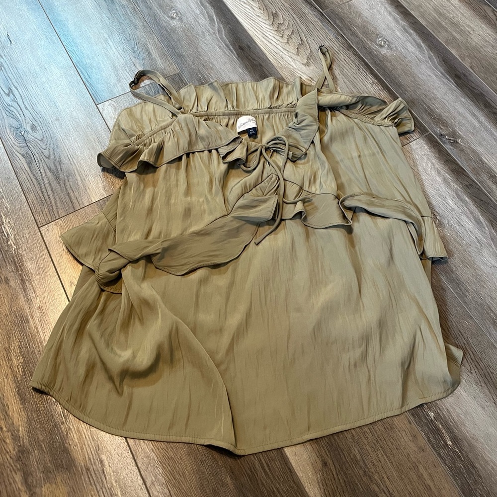 Universal Thread Ruffle Cami Top - Picture 2 of 5